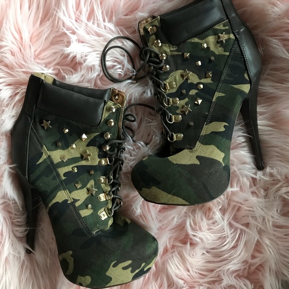 Army Camo High Heeled Boots Rare Nwt 